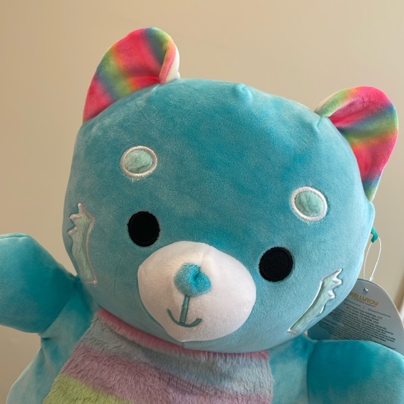 NWT 14” Vanessa the Red Panda with Rainbow Belly HUGMEES Squishmallow - Picture 3 of 6